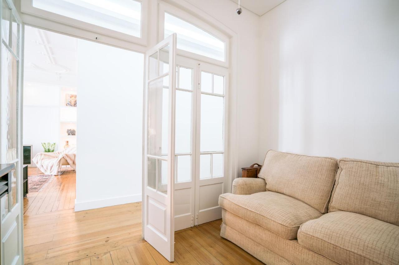 Estrela Neoclassical Apt- River View