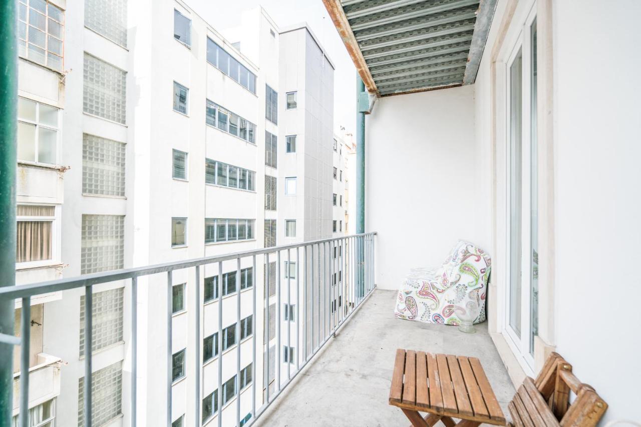 Estrela Neoclassical Apt- River View