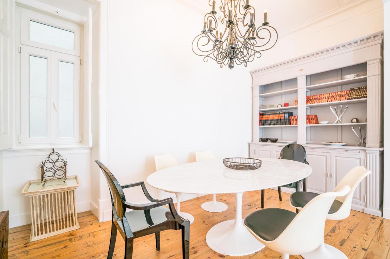Estrela Neoclassical Apt- River View